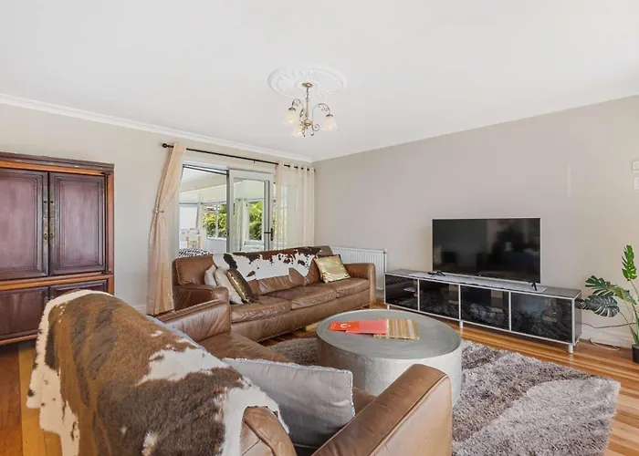 Lakefront Getaway In * Rotorua