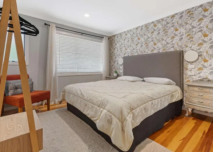 Lakefront Getaway In Rotorua